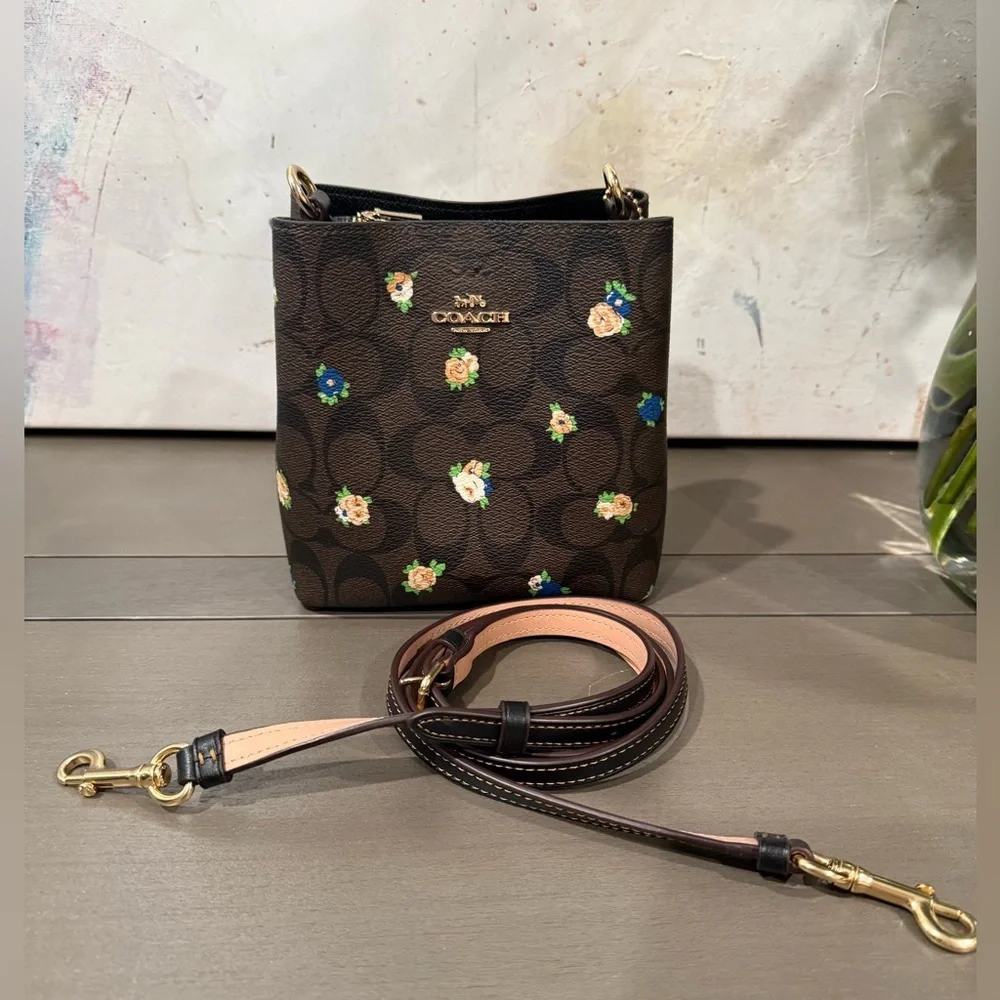 Coach Mini Town Bucket Bag Signature Canvas Rose Floral Crossbody Brown Black - Picture 4 of 13